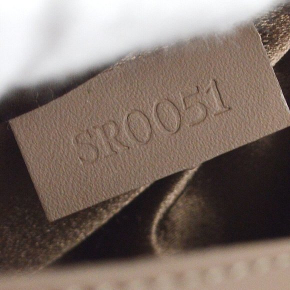 Authenticity Guaranteed LOUIS VUITTON HAND BAG - Picture 8 of 10